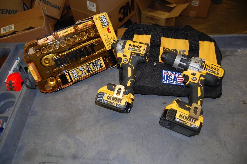 BRAND NEW-20V Max (4.0 Ah) Li-Ion Brushless Cordless Hammerdrill and Impact Kit Tool Kit