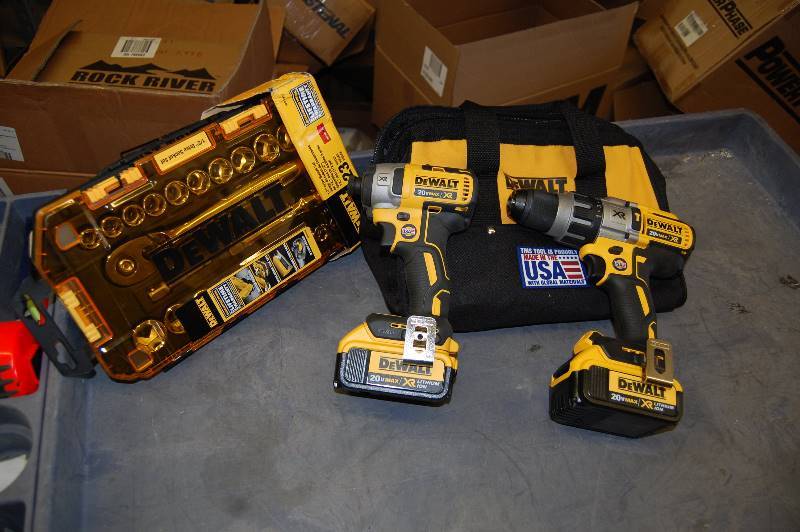 BRAND NEW-20V Max (4.0 Ah) Li-Ion Brushless Cordless Hammerdrill and Impact Kit Tool Kit