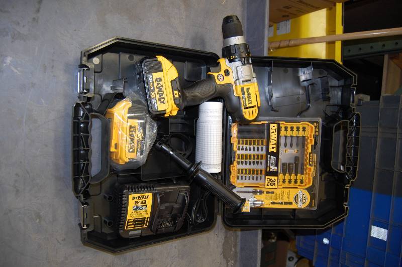 BRAND NEW-20V MAX 4.0Ah Lithium Ion Cordless 12 Premium DrillDriver Kit and Bit Kit