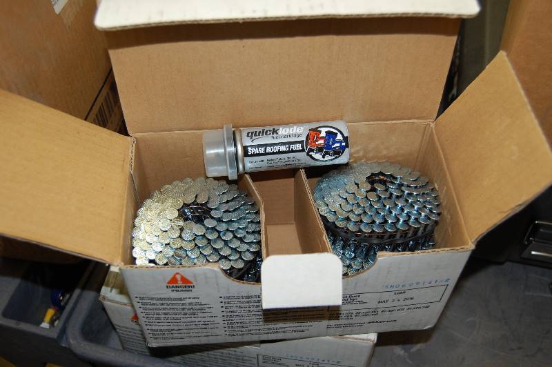 Paslode Roofers Choice Fuel and 1-14-inch Nail Combo Pack