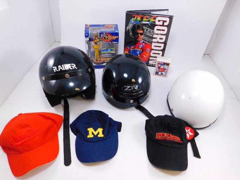 lot 33 image: Lot of Sports Memorabilia  Sporting Goods