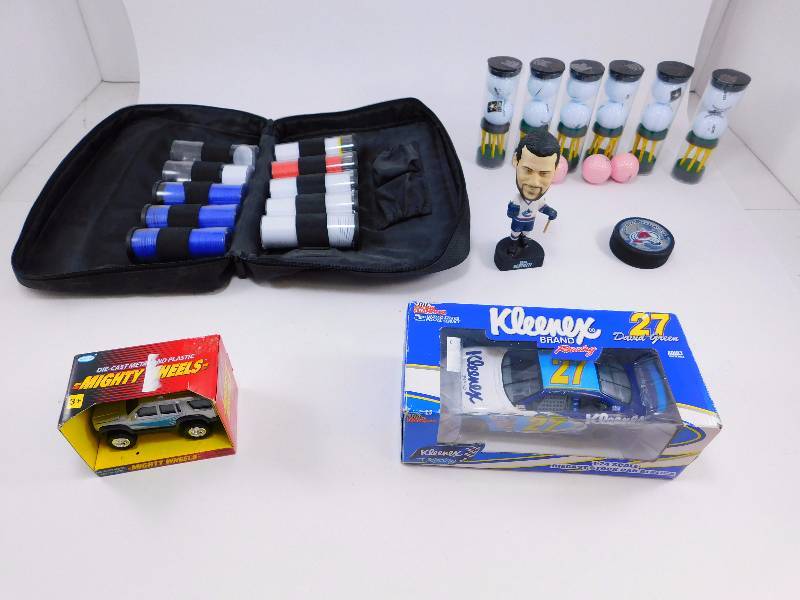 lot 38 image: Lot of various sports-related items