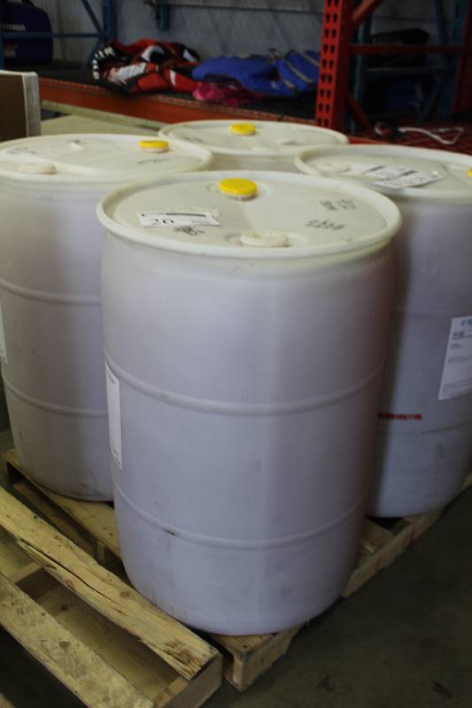 lot 26 image: Fremont Boiler Glycol 9132 in Plastic Barrel