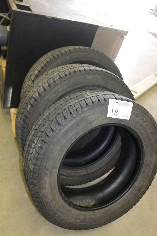 lot 18 image: Lot of (3) Truck Tires