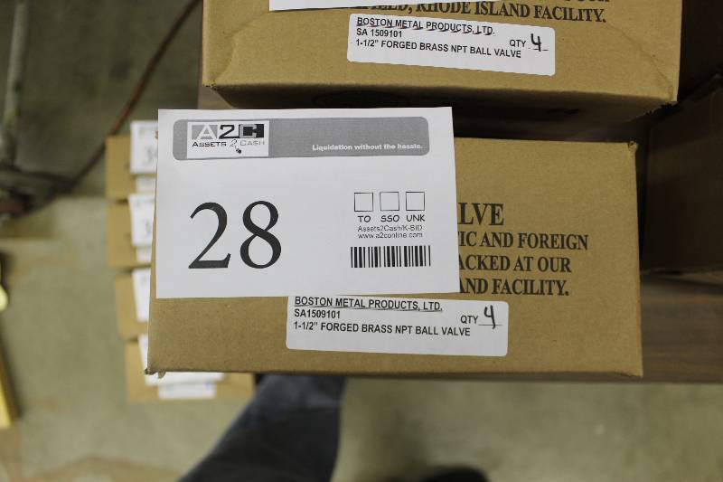 lot 28 image: Boston Metal Products 1-12in. Forged Brass NPT Ball Valve w Drain