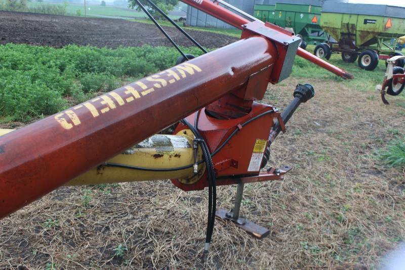 Westfield TR100 Grain Auger with Swing Hopper | Howard ...