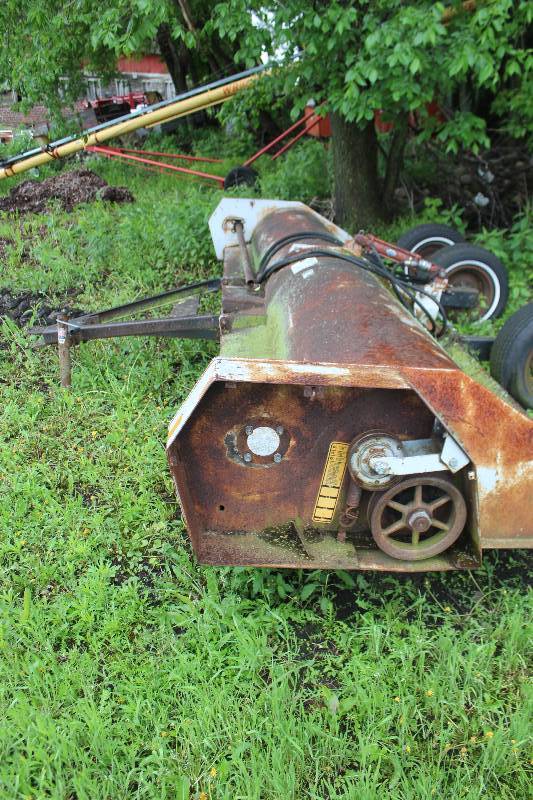 lot 106 image: Brady 1680 15 Foot Stalk Chopper for Parts
