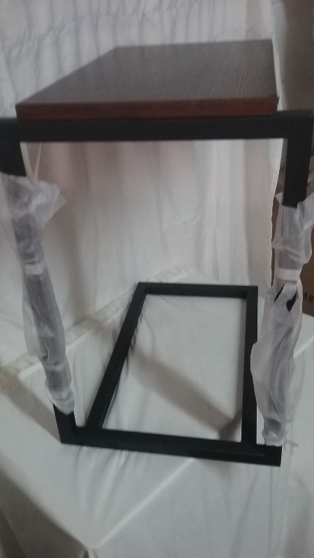 lot 25 image: Modern End Table