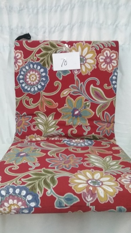 lot 70 image: 2 Unit Patio Cushions