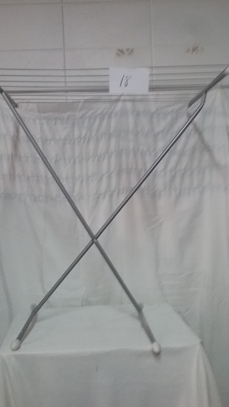 lot 18 image: Clothes Drying Rack