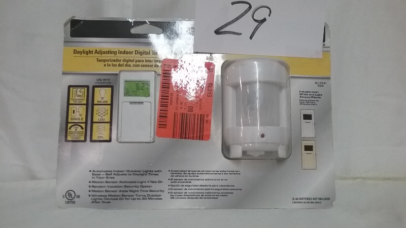 lot 29 image: Defiant Adjustable Indoor Digital Timer