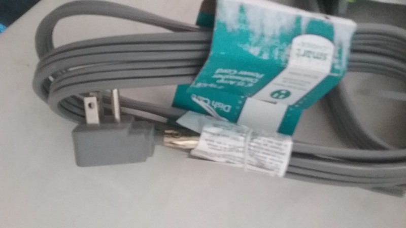 lot 58 image: 3 Unit Power Cords