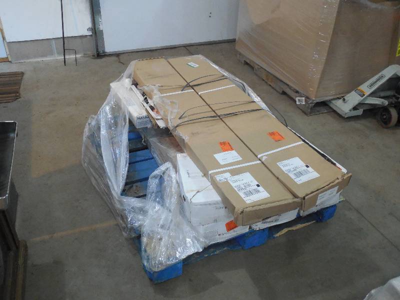 lot 92 image: PALLET LOT OF FLOORING