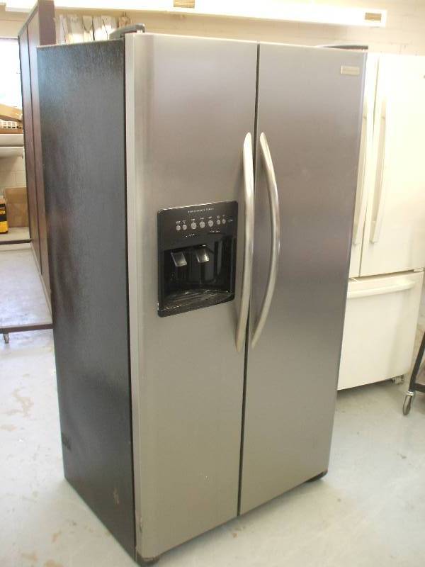 lot 2 image: FRIGIDAIRE STAINLESS STEEL SIDE BY SIDE REFRIGERATOR