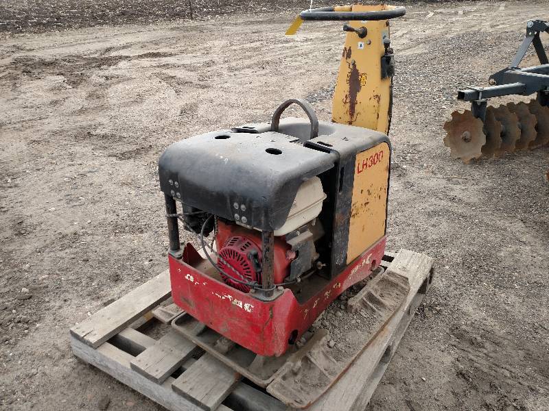 lot 26 image: Dyna Pac LH300 Packer, Works...