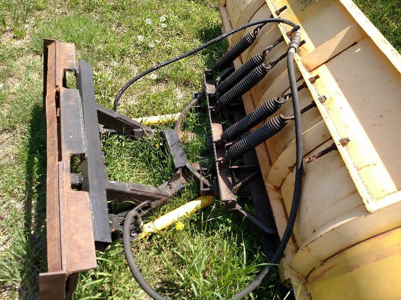 lot 6 image: Meyer 9 Snow Plow, Skid Loader Mou...