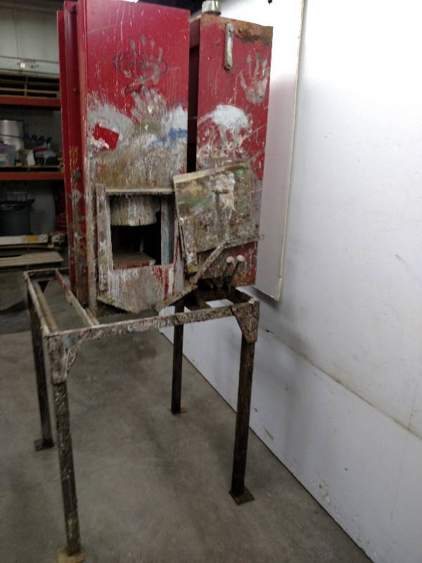 lot 46 image: Teemark CanDual Paint Can Crusher, ...