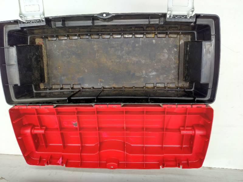 lot 83 image: Craftsman Toolbox...