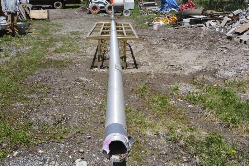 lot 19 image: 36 Aluminom Flag Pole With Brass Cap