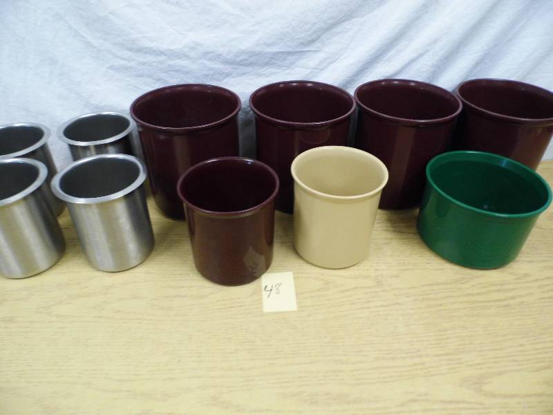 Plastic & Metal Salad Bar Containers