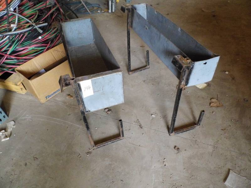 2 Main Lift Parts Holders