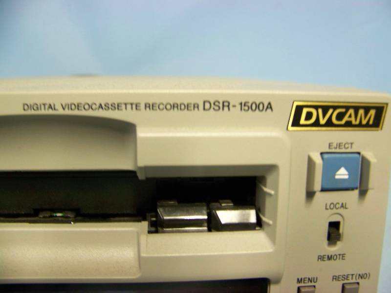 lot 17 image: Sony Professional DVCAM DSR-Series 1500A Digital Videocassette Recorder