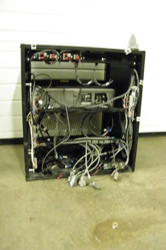 lot 57 image: Middle Atlantic Equipment Rack with Sony VCR, Extron Unit and Miscellaneous