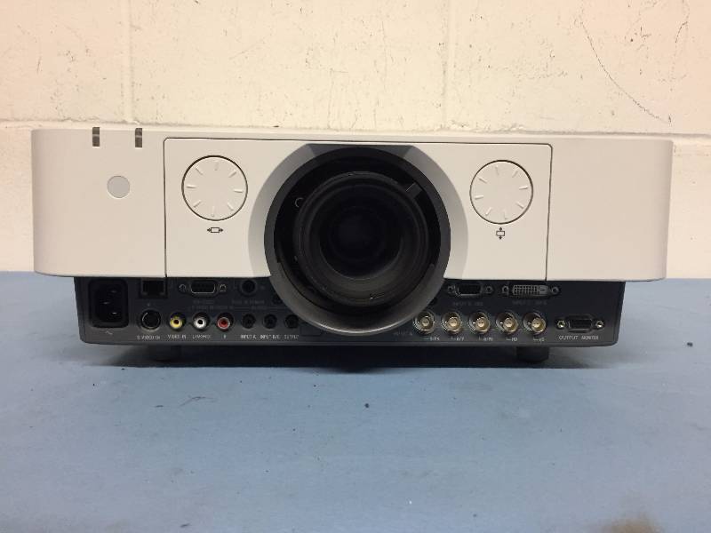 lot 1 image: Sony Professional High Resolution VPL-FX35 HD LCD ComputerVideo Mutli-Media Home Theater Projector System