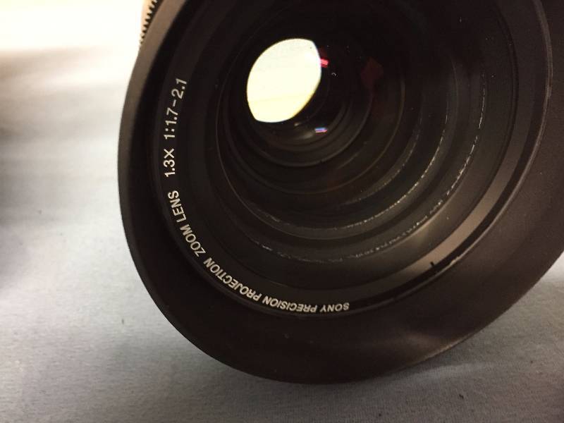 lot 47 image: Two (2) Professional Sony AudioVideo LCD Projector Powered Zoom & Focus Lenses