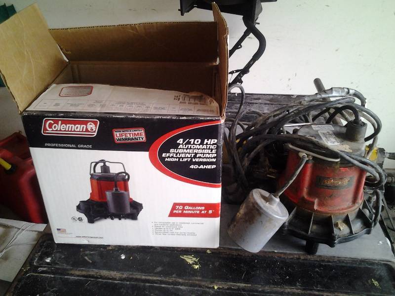lot 20 image: Coleman Automatic 410 HP Submersible Pump