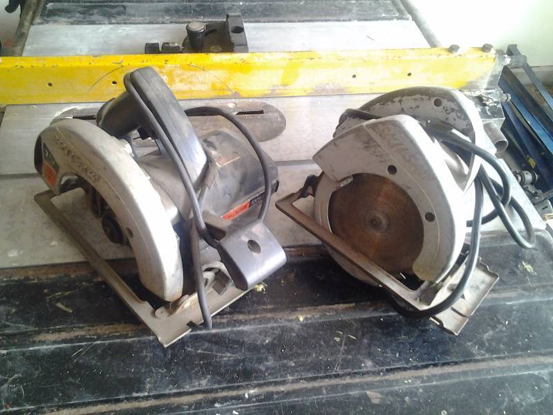lot 29 image: Skil Saw 5 12 Inch With 2 Blades, Skil Saw 7 14 Inch No Blade