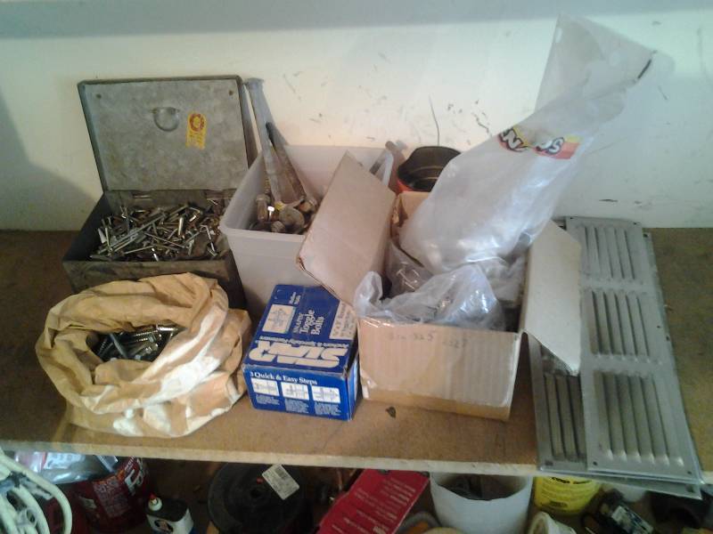 lot 39 image: Shelf Of Hardware