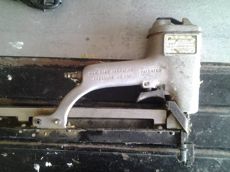 lot 43 image: Passlode Up To 2 12 Inch Finish Nailer