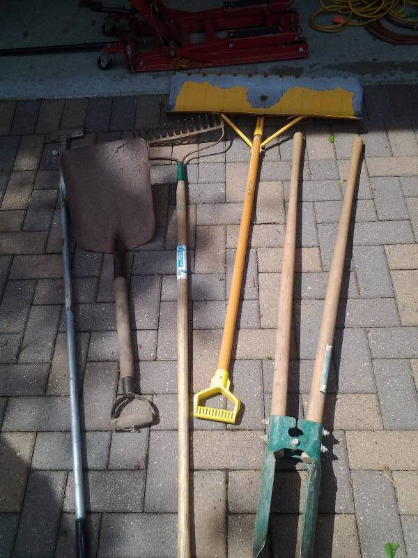 lot 47 image: 5-Implements Post Hole Digger, Rakes, Scrapers