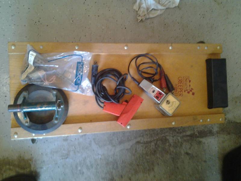 lot 55 image: Creeper & Auto Related, Dwell Meter, Timing Light, Glass Suction Handle