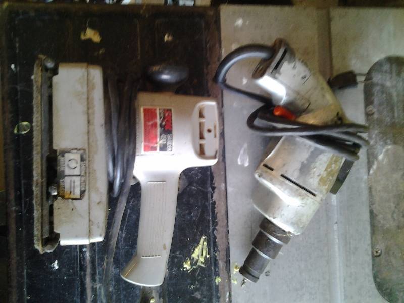 lot 69 image: Skil Sander & Skil Drywall Drill