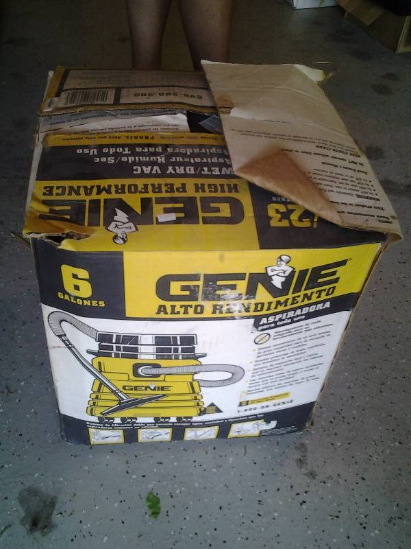 lot 72 image: Genie 6 Gallon Shop Vacuum