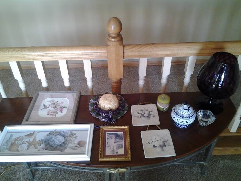 lot 93 image: Pictures, Vases, Decor