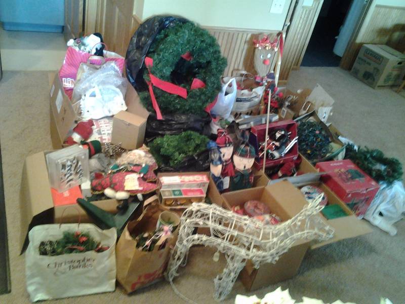 lot 106 image: Large Lot Of Christmas-Wreaths, Garland, Lights, Tins