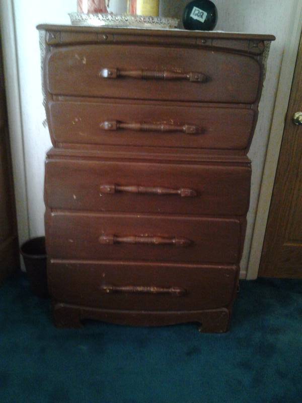 lot 123 image: Vintage 5 Drawer Chest 31x17x50