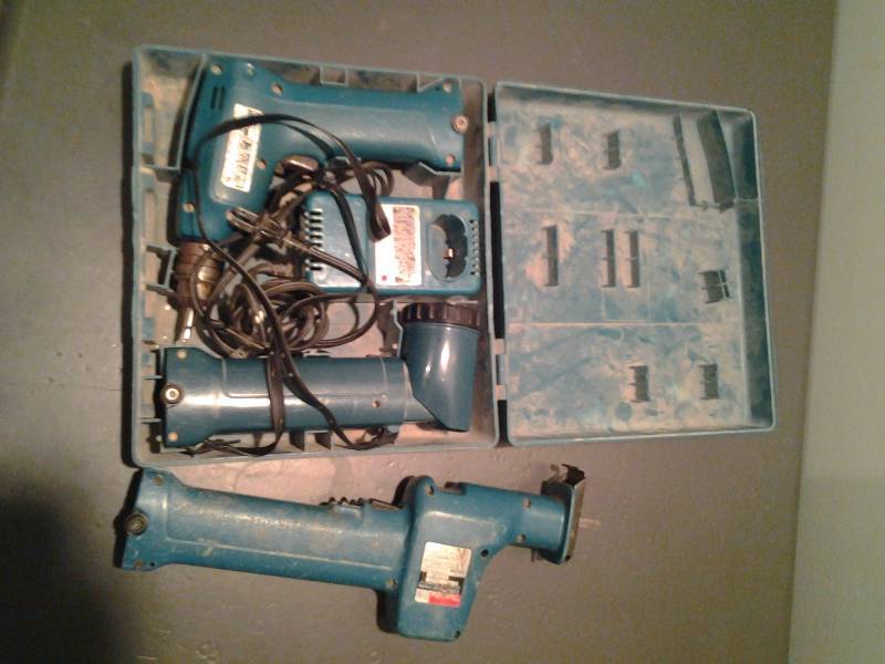 lot 156 image: Makita Cordless Tool Set (Needs Battery), Makita Saw & Battery