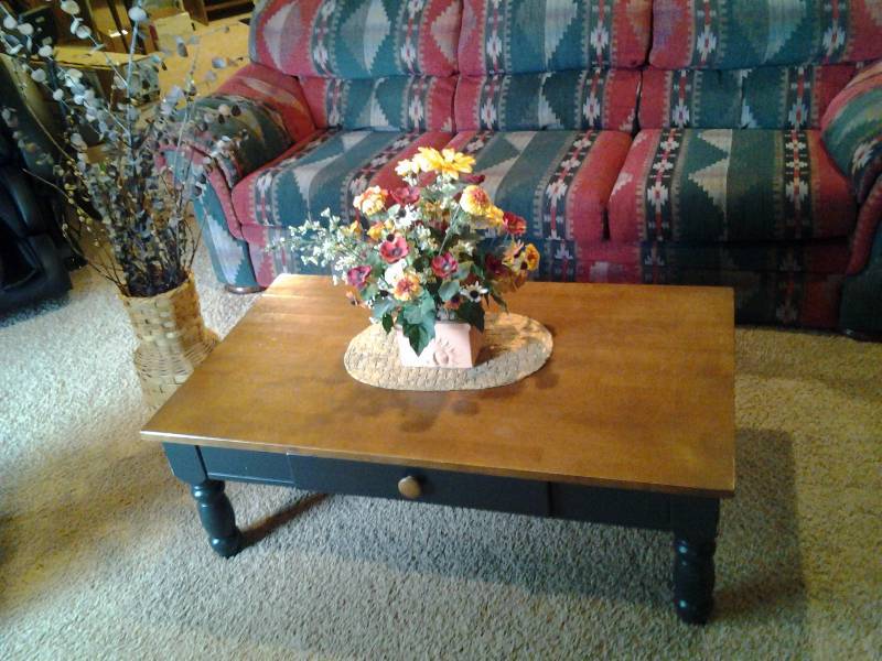 lot 162 image: Green Wood Coffee Table 27x45x16, End Table 26x22x21, Arrangements, Stacked Stone Lamp