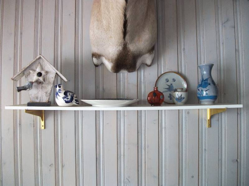 lot 80 image: 48 Inch Shelf With Birds,Bird Houses, Pottery, Saldana Bird Painting On Paper 8x24