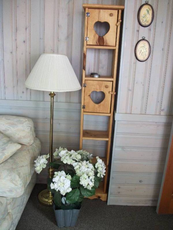 lot 84 image: Pine Shelf, Floor Lamp, Floral Pot, 2 Bird Pictures