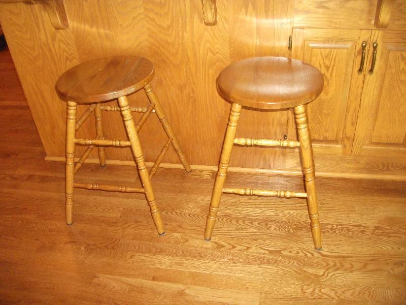 lot 78 image: Pair Of Oak Stools 24 Inch Seat Height