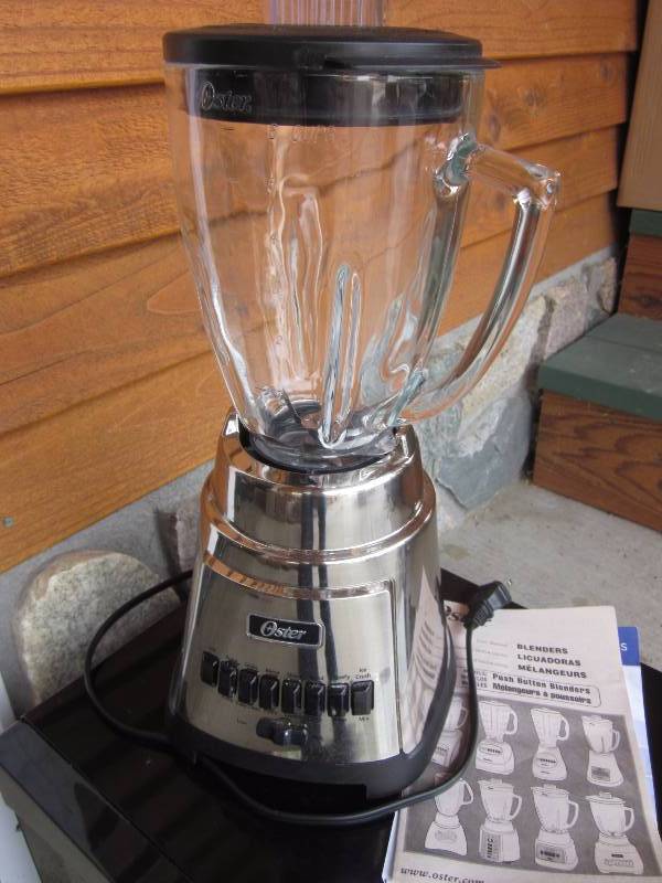 Westinghouse Microwave & Oster Blender