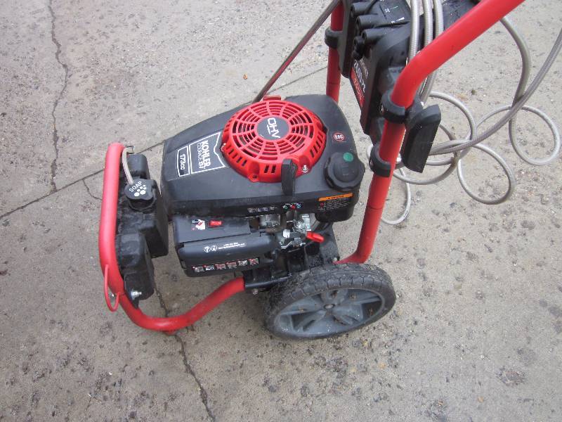 Husky 2600PSI Pressure Washer