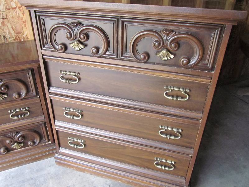2 Dressers, Night Stand, & Mirror