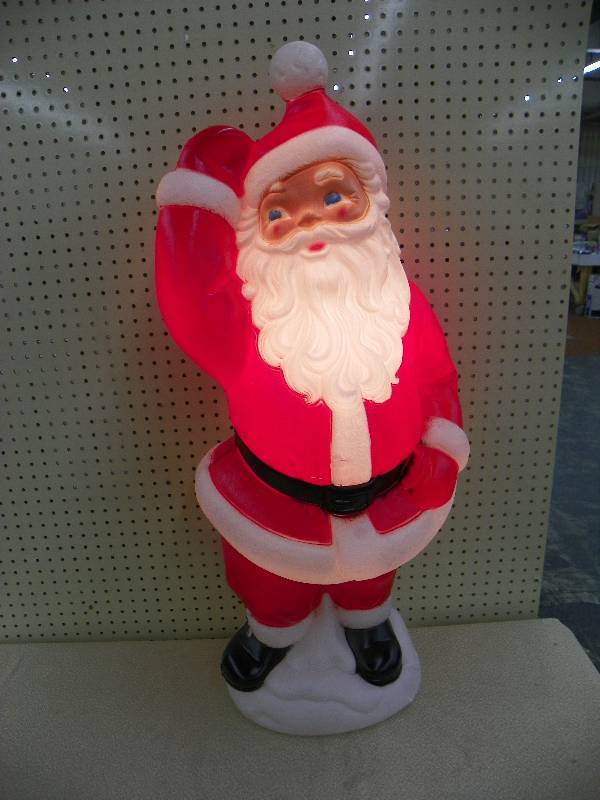 40 LIGHTED SANTA CLAUSE, MSRP $69.99