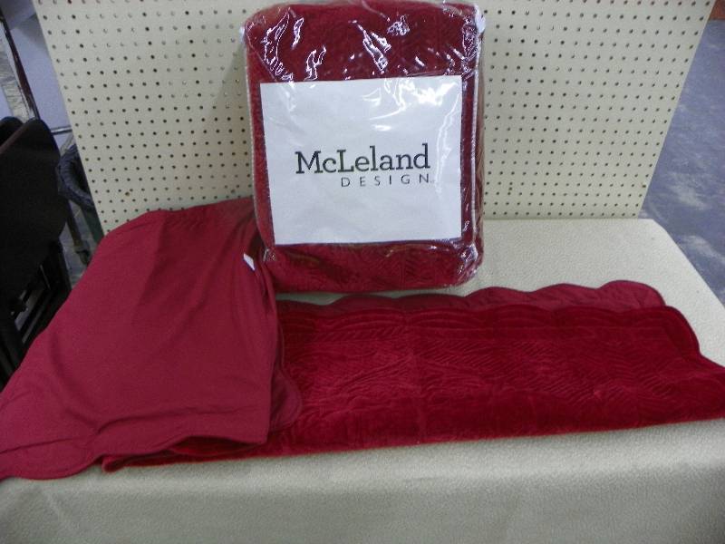 MLD Ashley Bedspread-Kg Red King